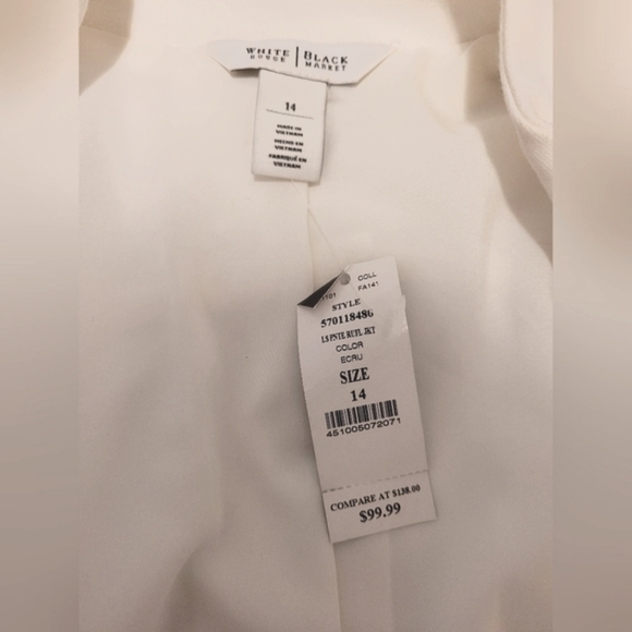 ❗️SALE❗BNWT White House Black Market Crop Off White Jacket,Ruffles Zip Front, 14 - Picture 3 of 10